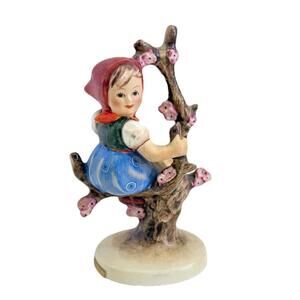 Vintage Figurine Goebel M.I. Hummel #141 3/0 "Apple Tree Girl" TM3 1960-72
